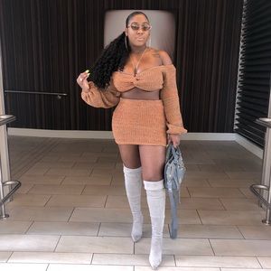 Off the shoulder two piece sweater skirt set